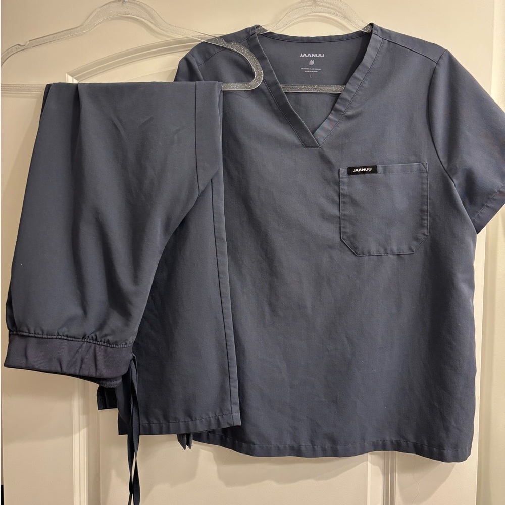 Jaanuu Carbon Grey Scrub Set